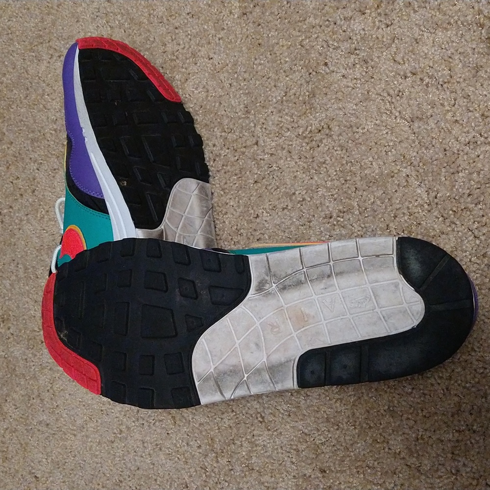 air max 1 windbreaker on feet